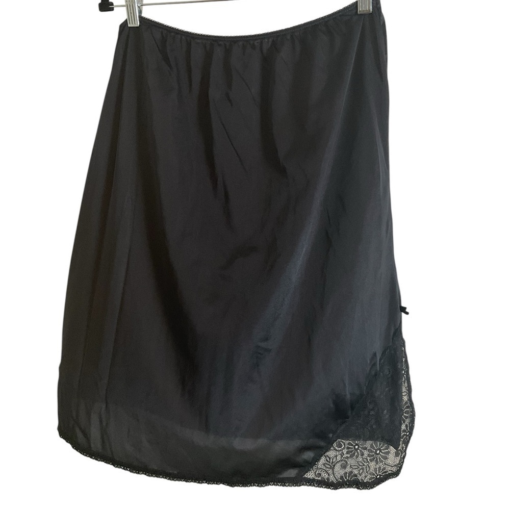 Bali Woman’s Elegant Black Lace Trim slip Size 1X